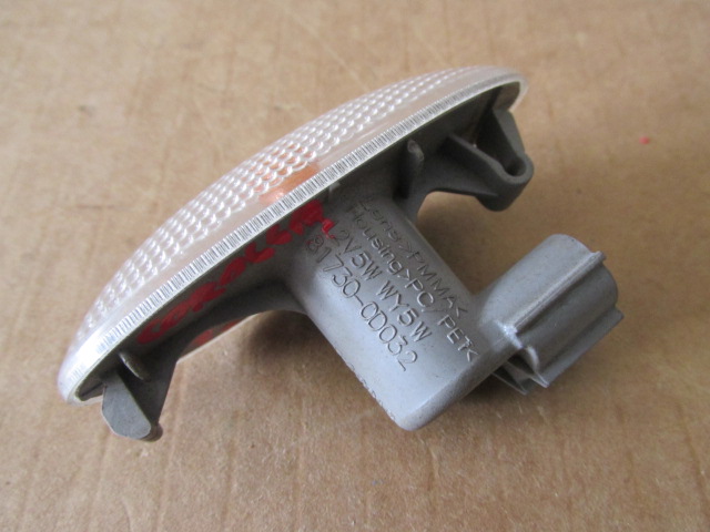 Повторитель поворота белый