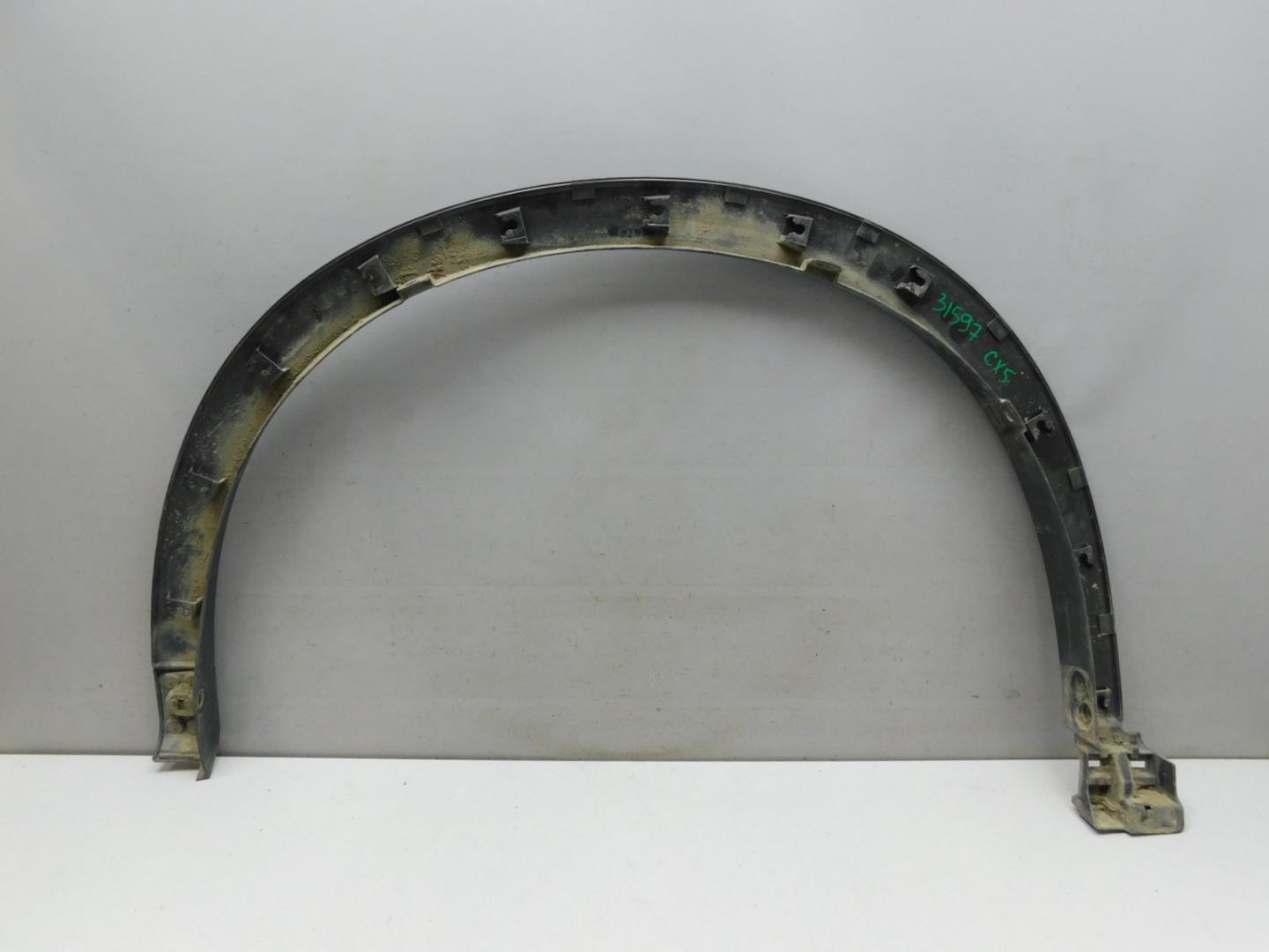 Накладка переднего крыла правого