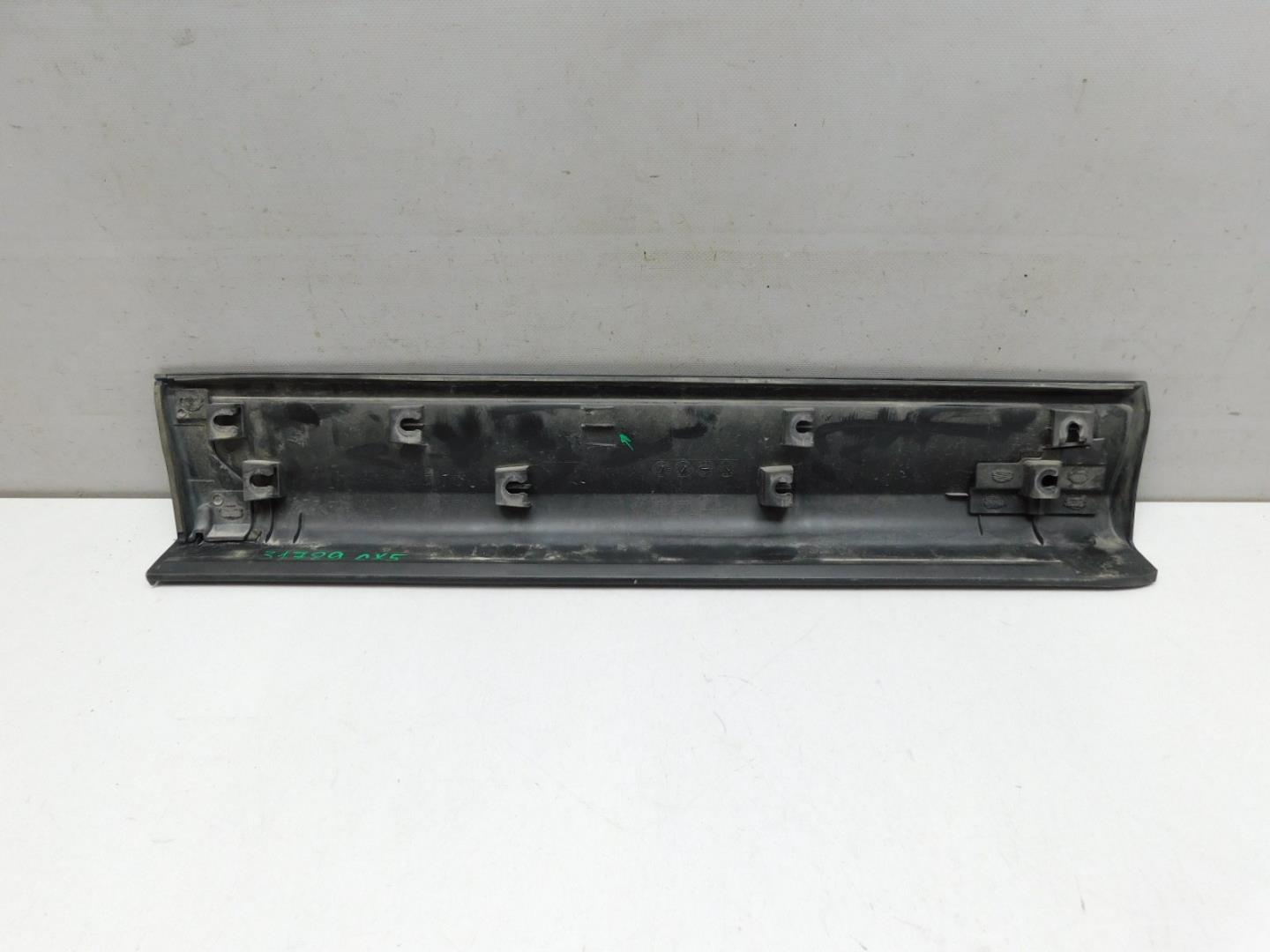 Накладка двери задней правой