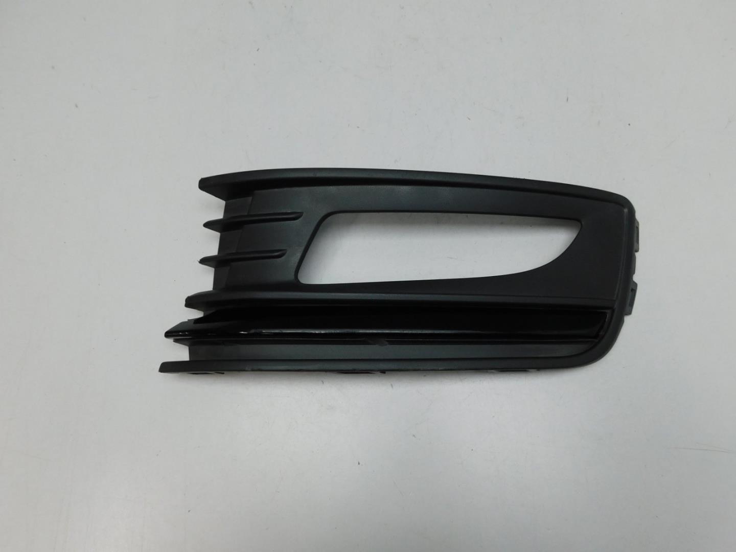 Решетка в бампер левая