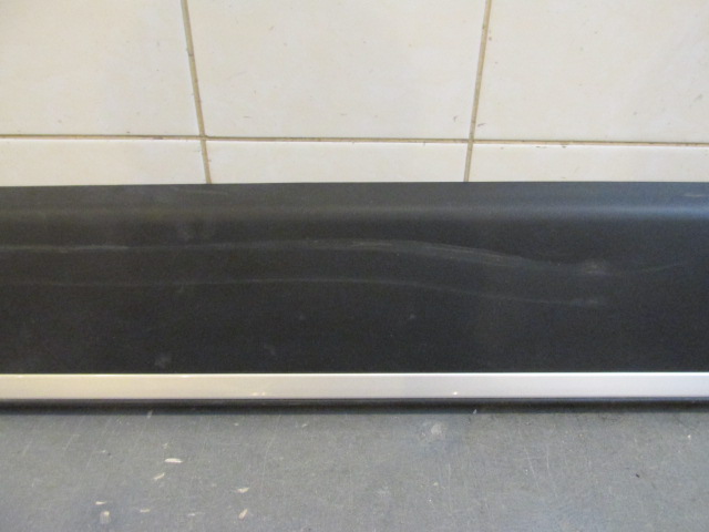 Накладка двери передней левой