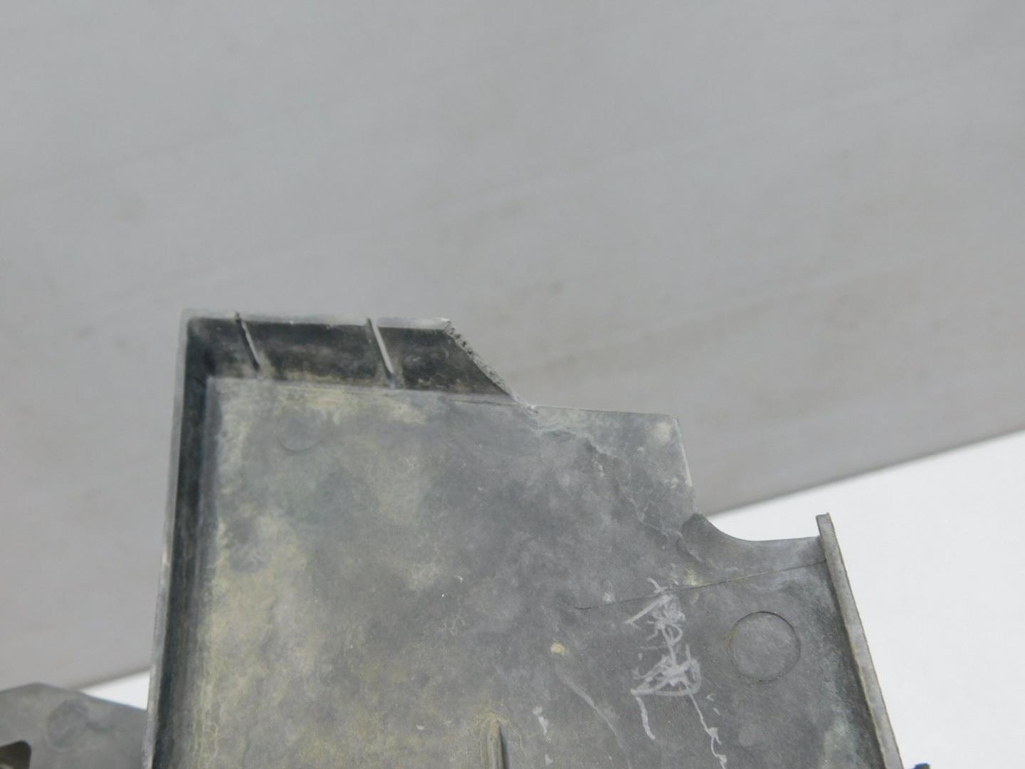 Крепеж фары