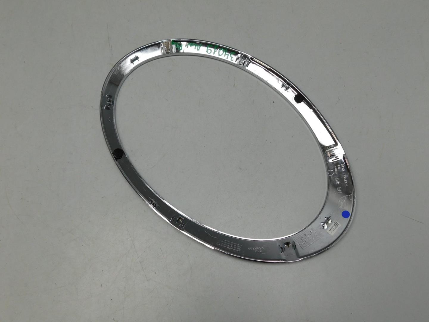 Молдинг капота