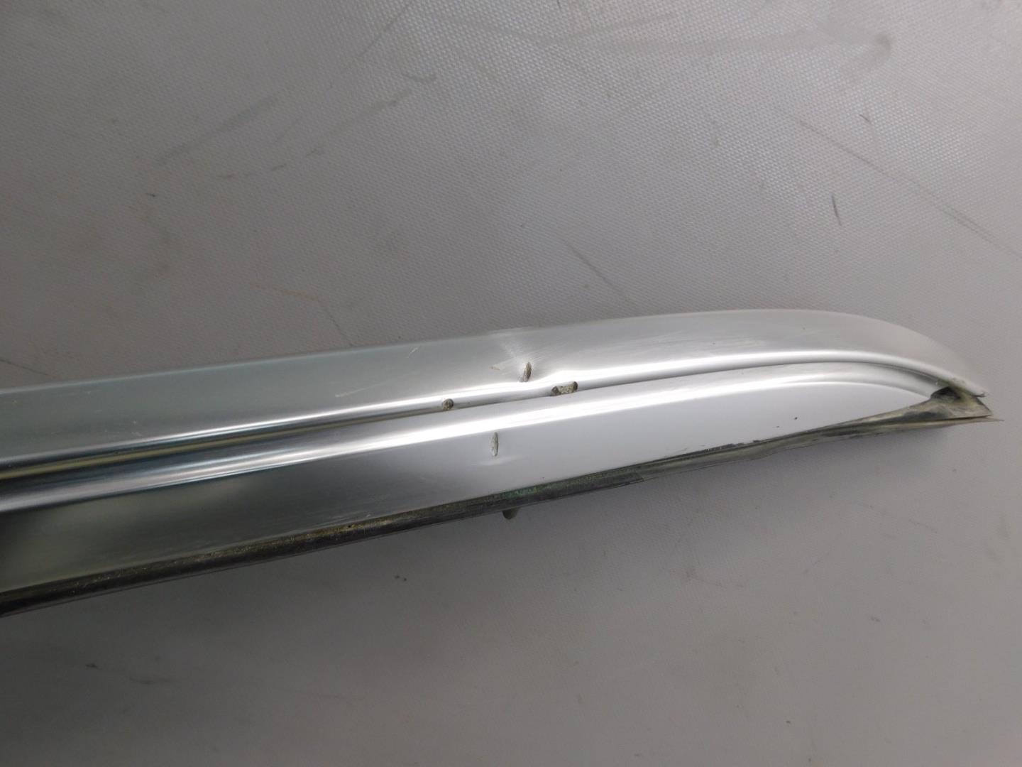 Рейлинг (релинг) левый (планка на крышу)