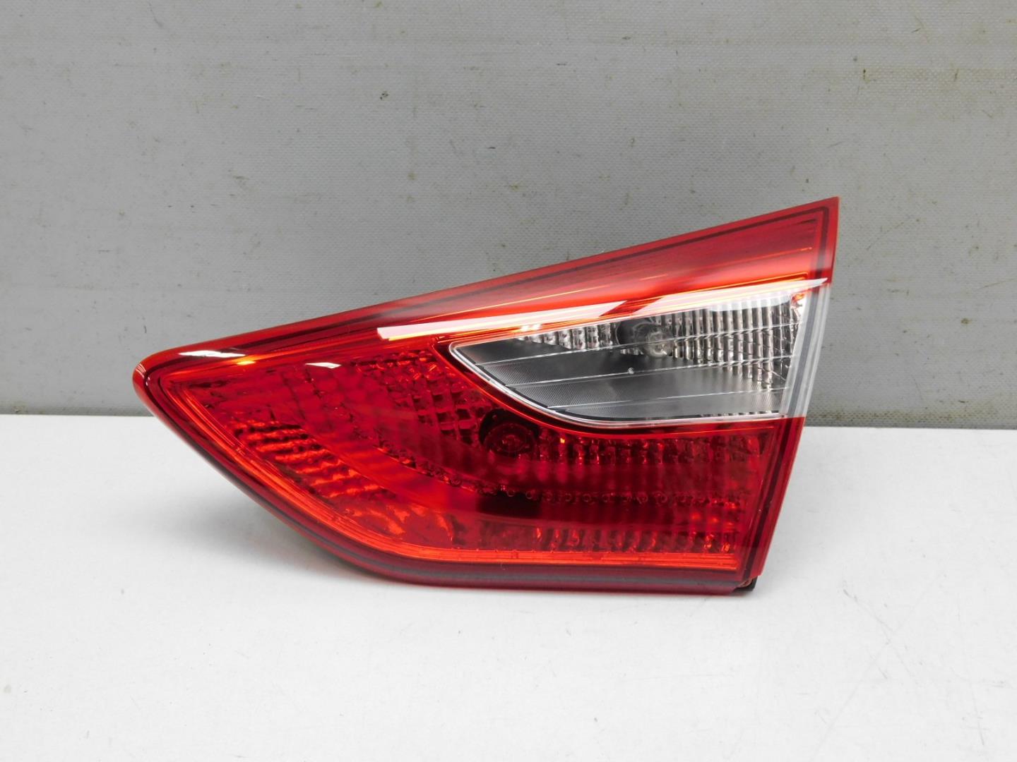 Фонарь задний внутренний правый