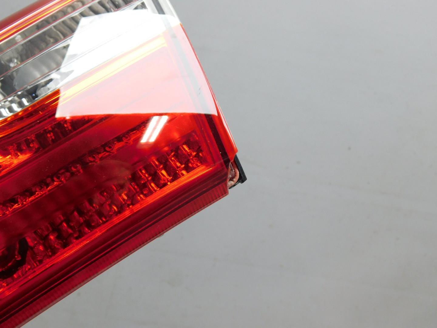 Фонарь задний внутренний правый