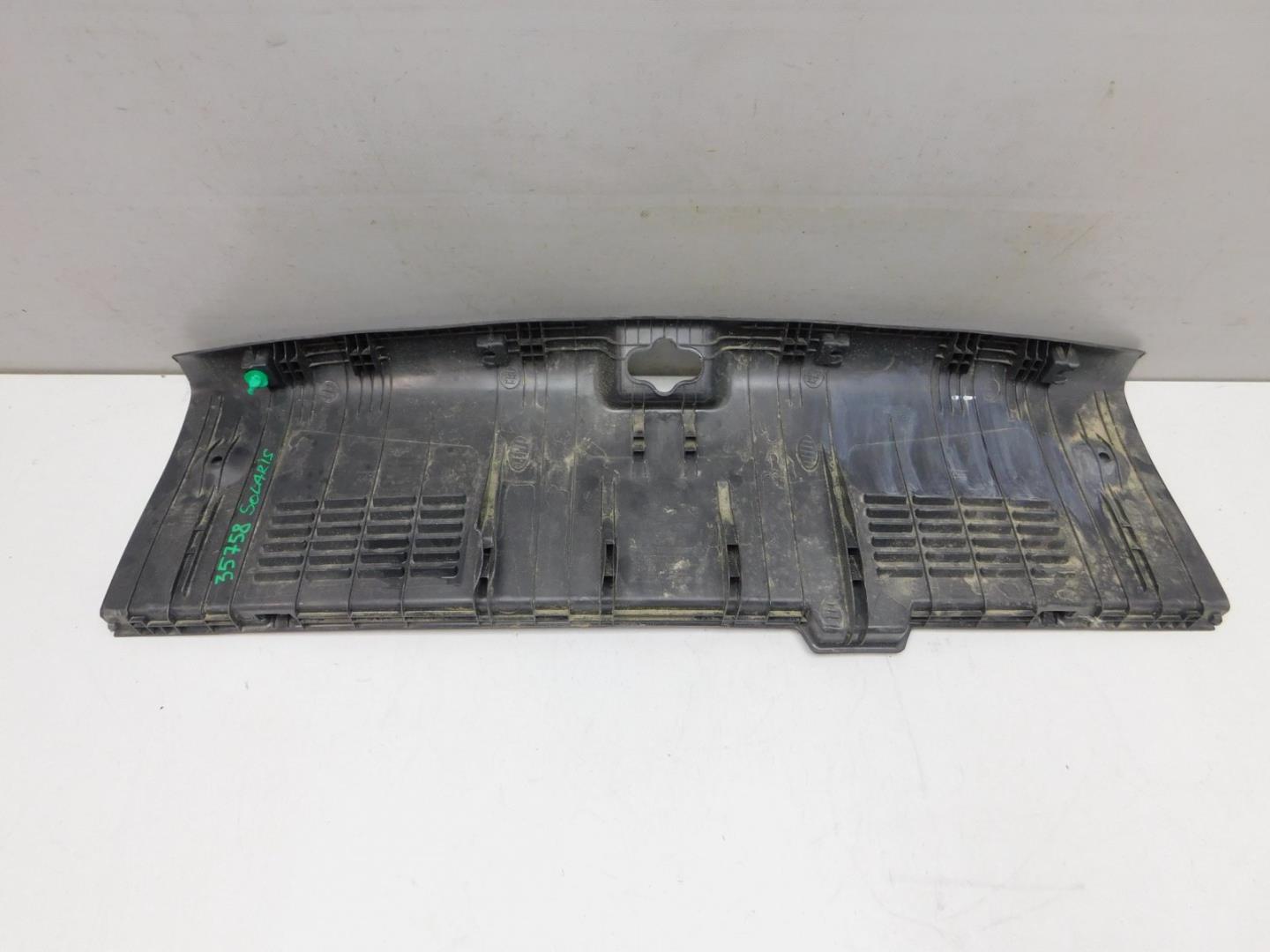 Обшивка багажника