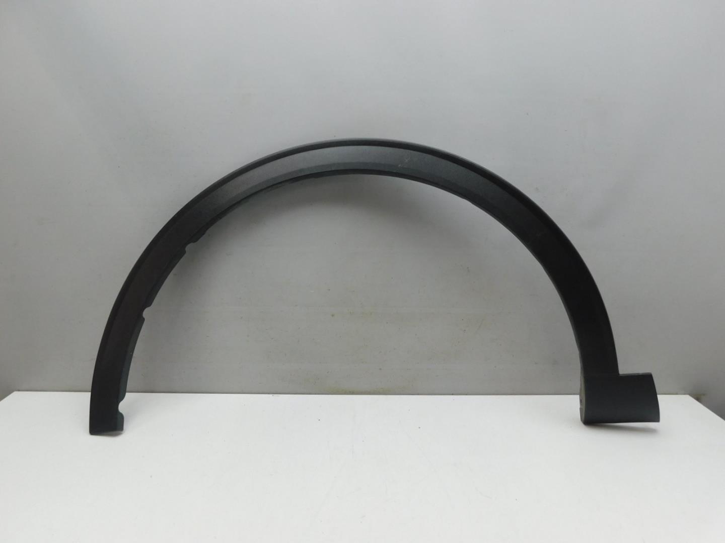 Накладка переднего крыла левого