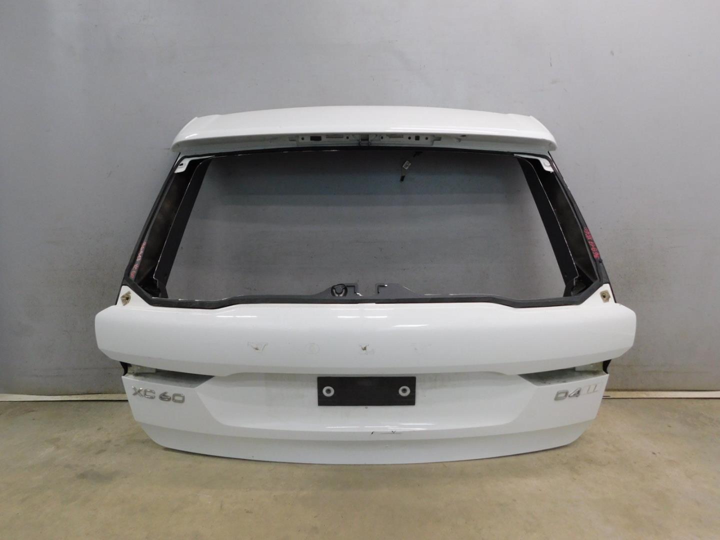 Дверь багажника