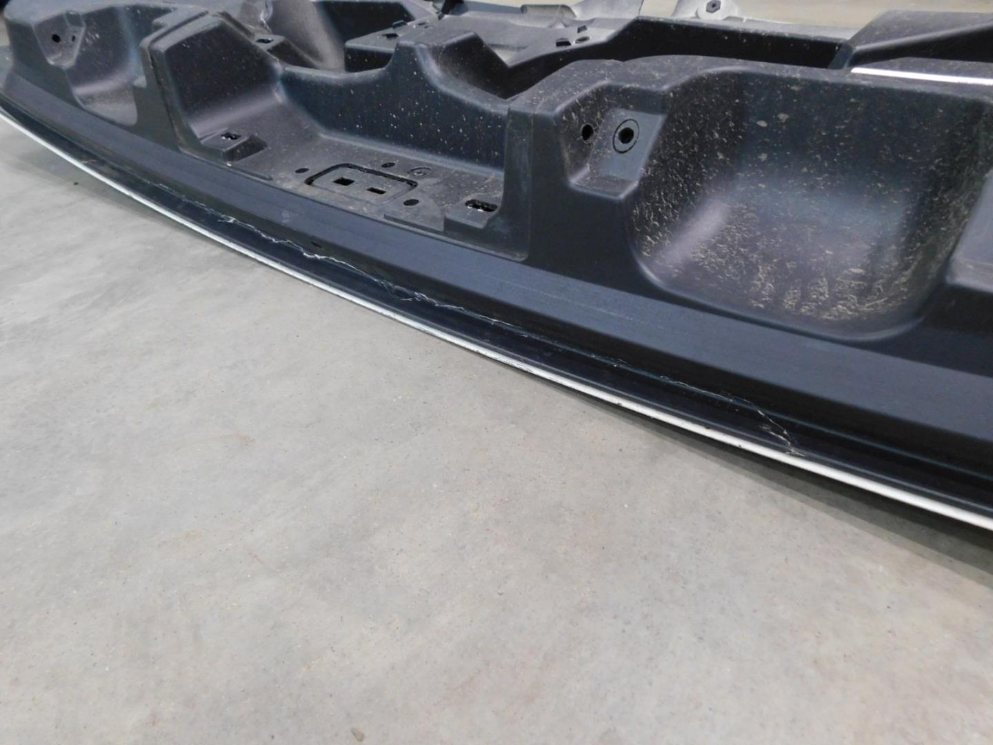 Дверь багажника