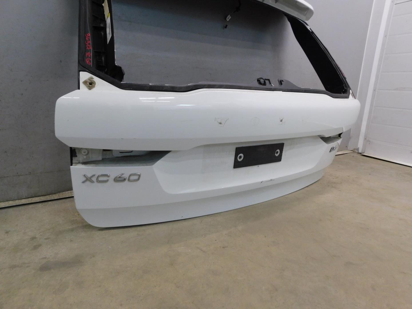 Дверь багажника