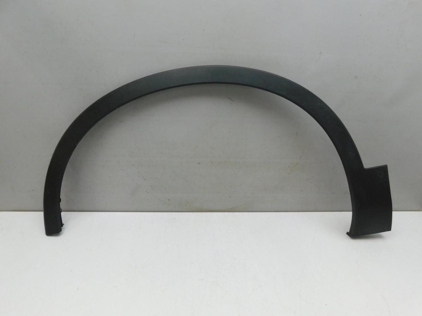 Накладка переднего крыла левого