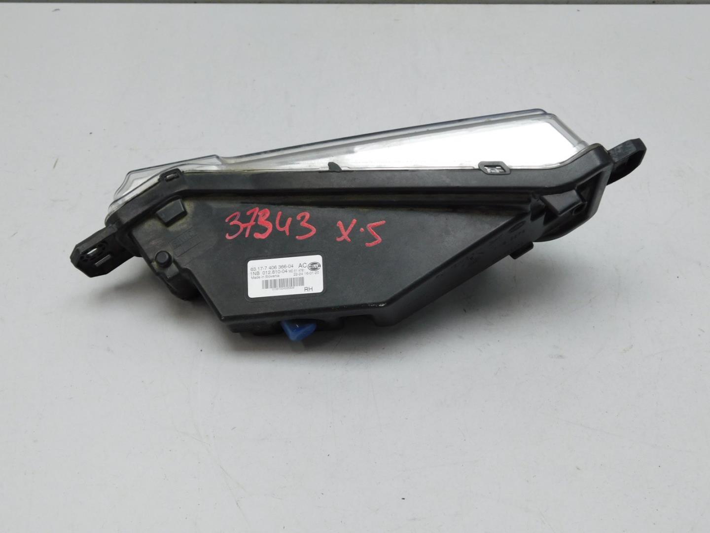 Фара противотуманная правая