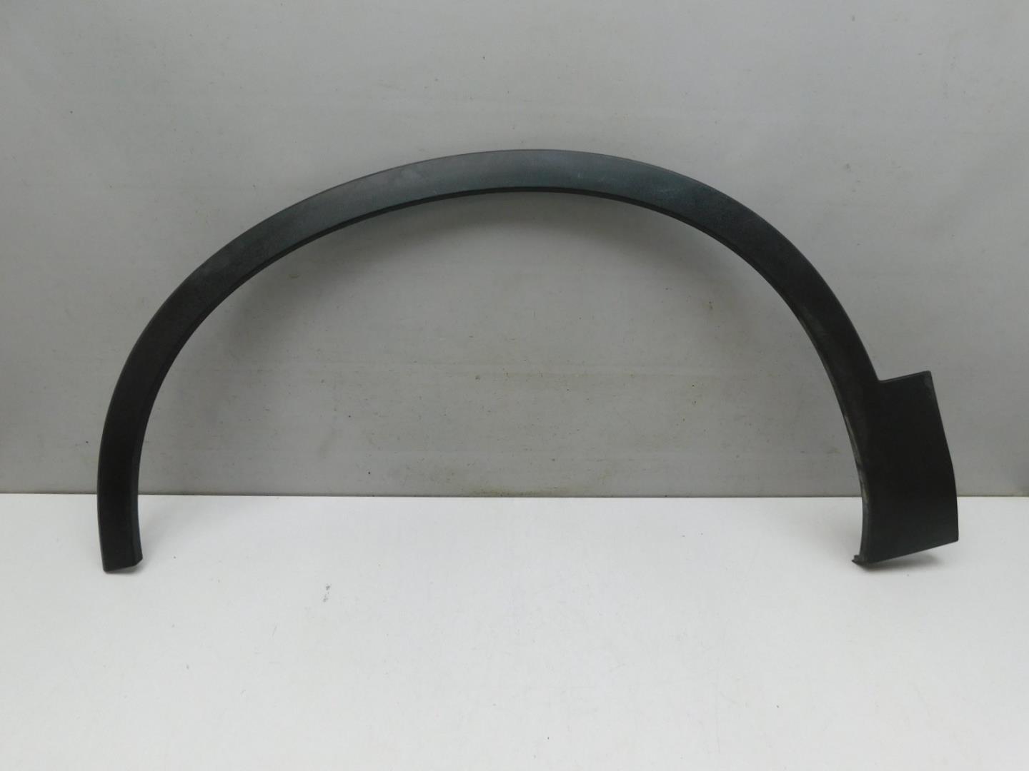 Накладка переднего крыла левого