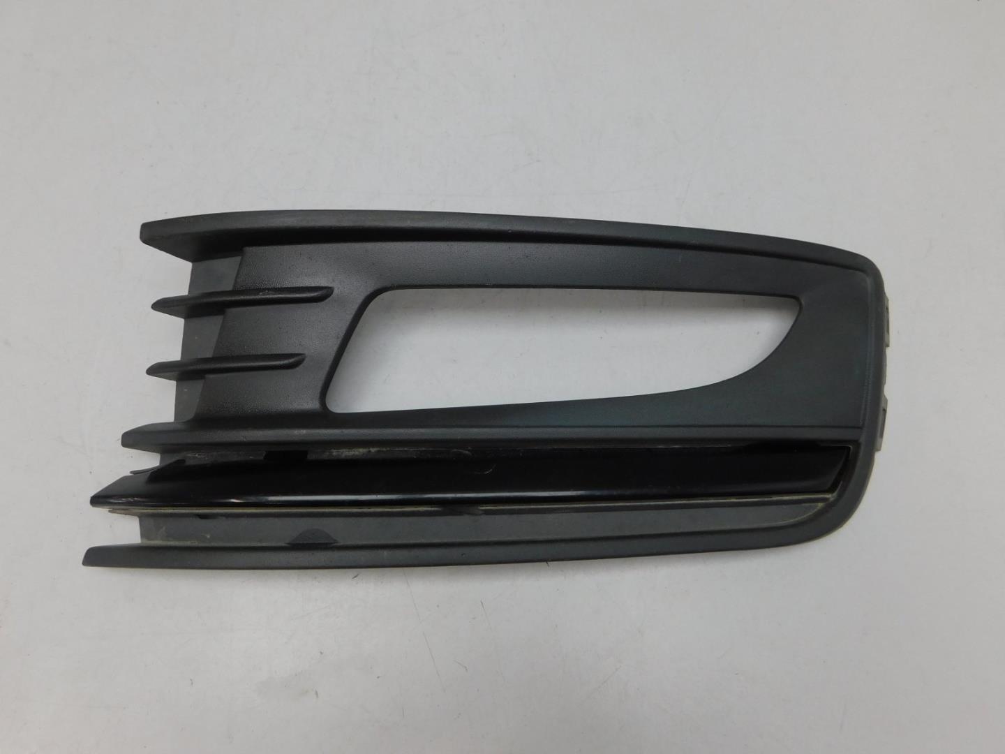 Решетка в бампер левая