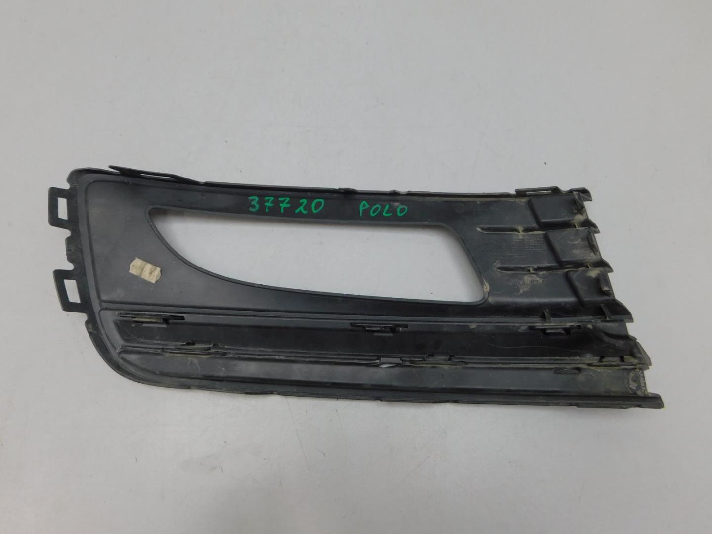 Решетка в бампер левая