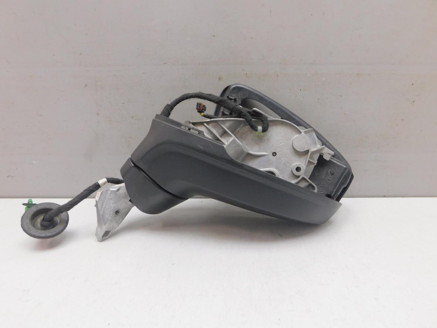 Зеркало левое электрическое