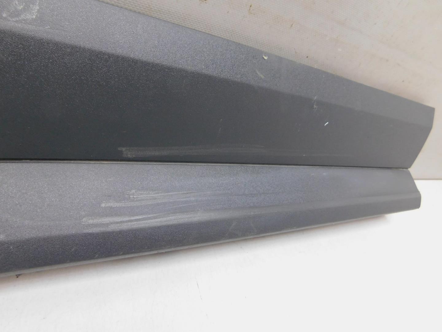 Накладка двери задней правой