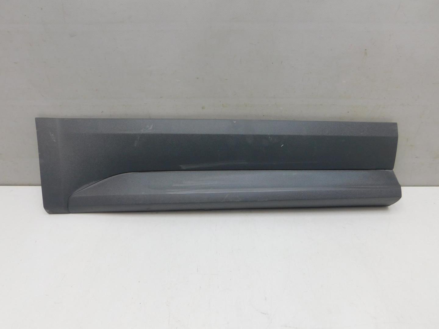 Накладка двери задней правой