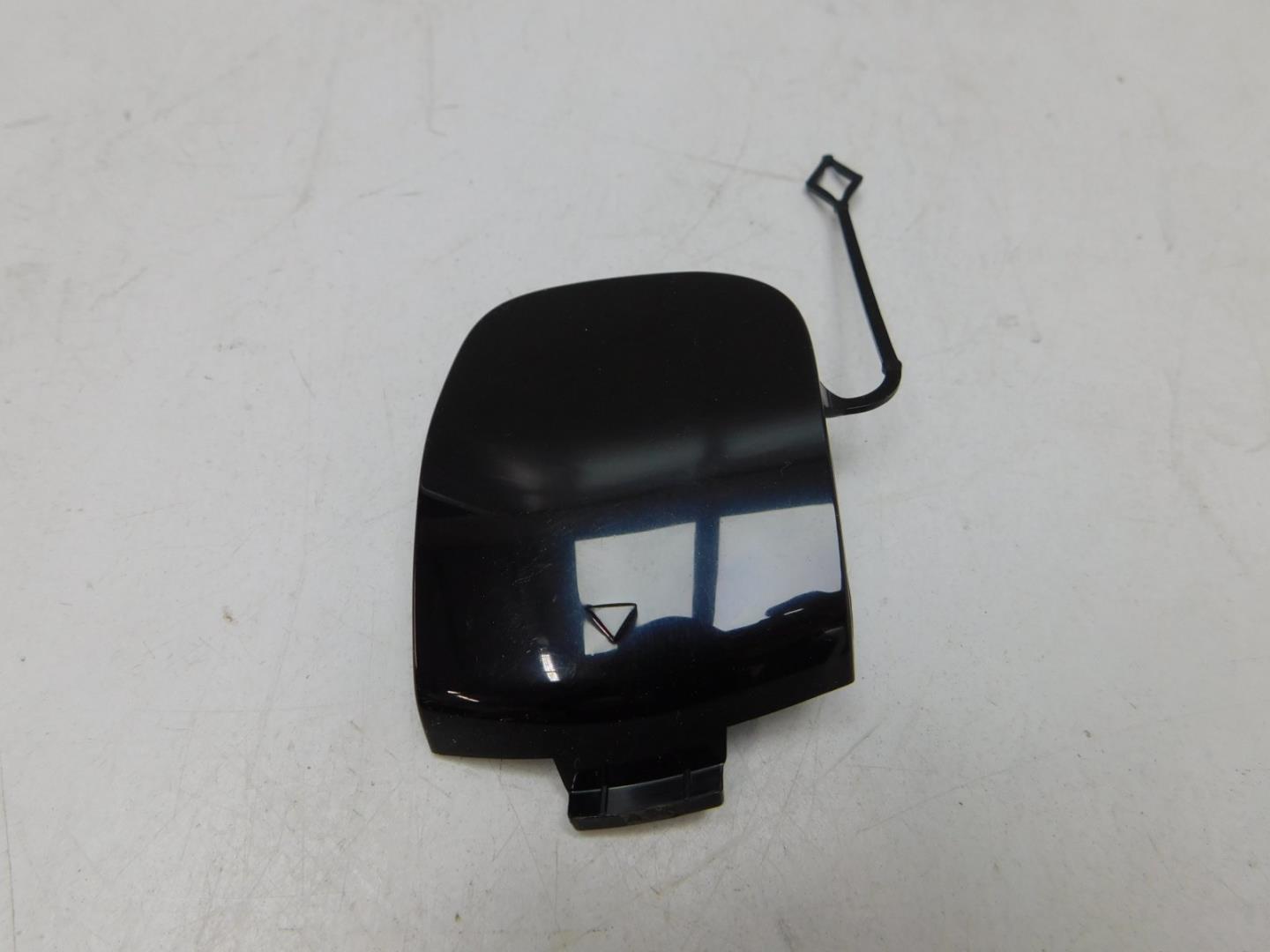 Заглушка буксировочного крюка