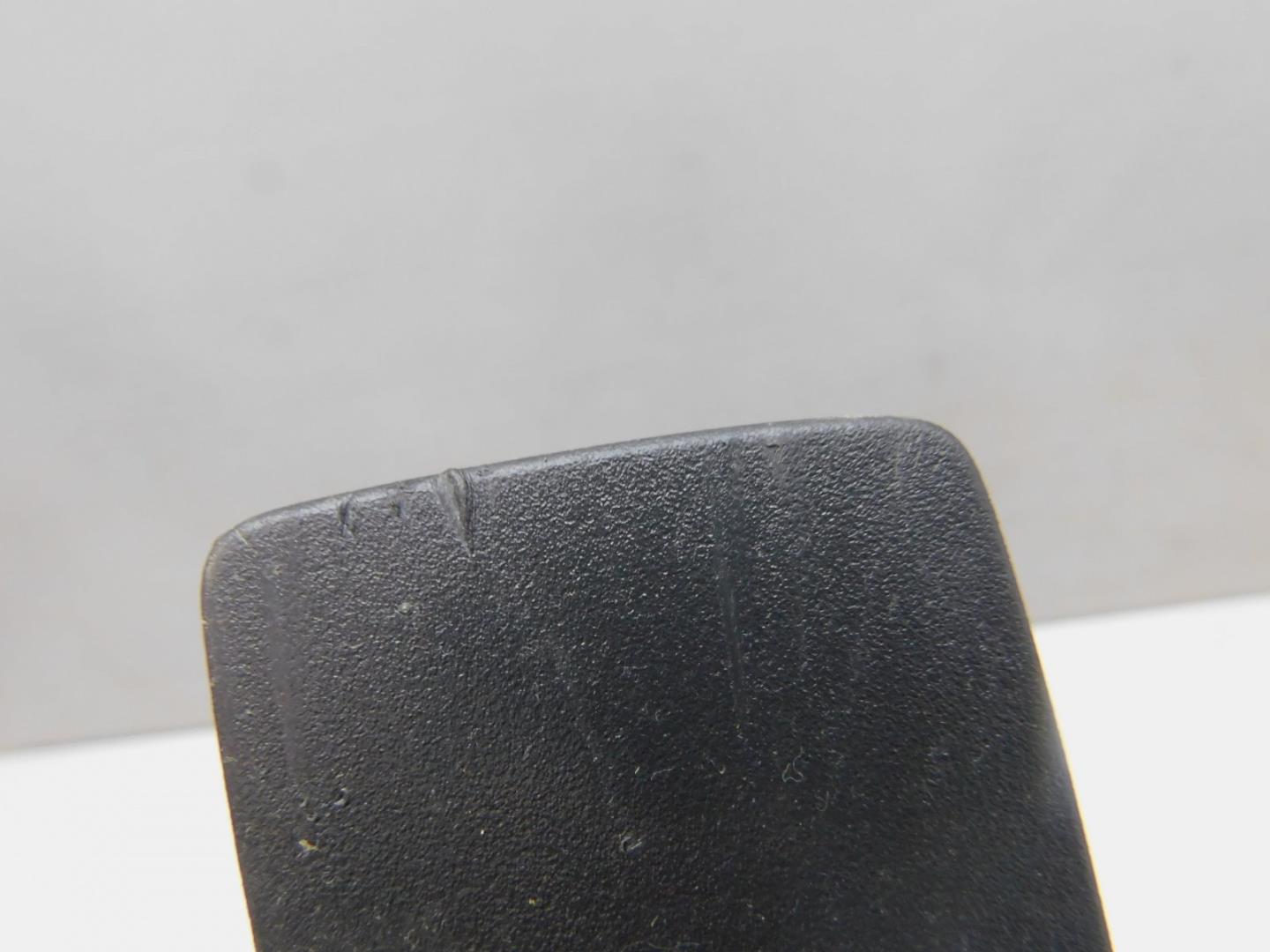 Заглушка буксировочного крюка