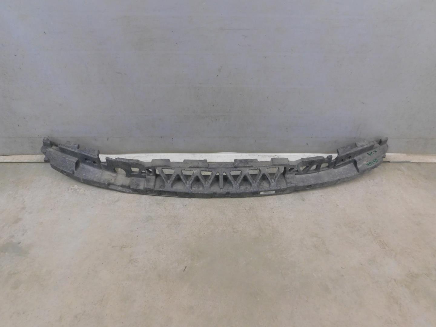 Усилитель переднего бампера