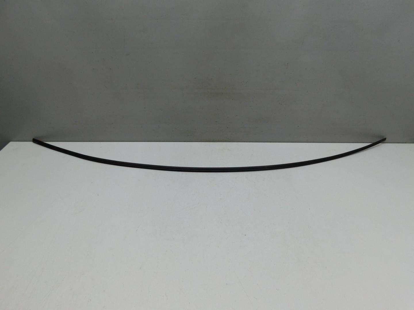 Молдинг лобового стекла