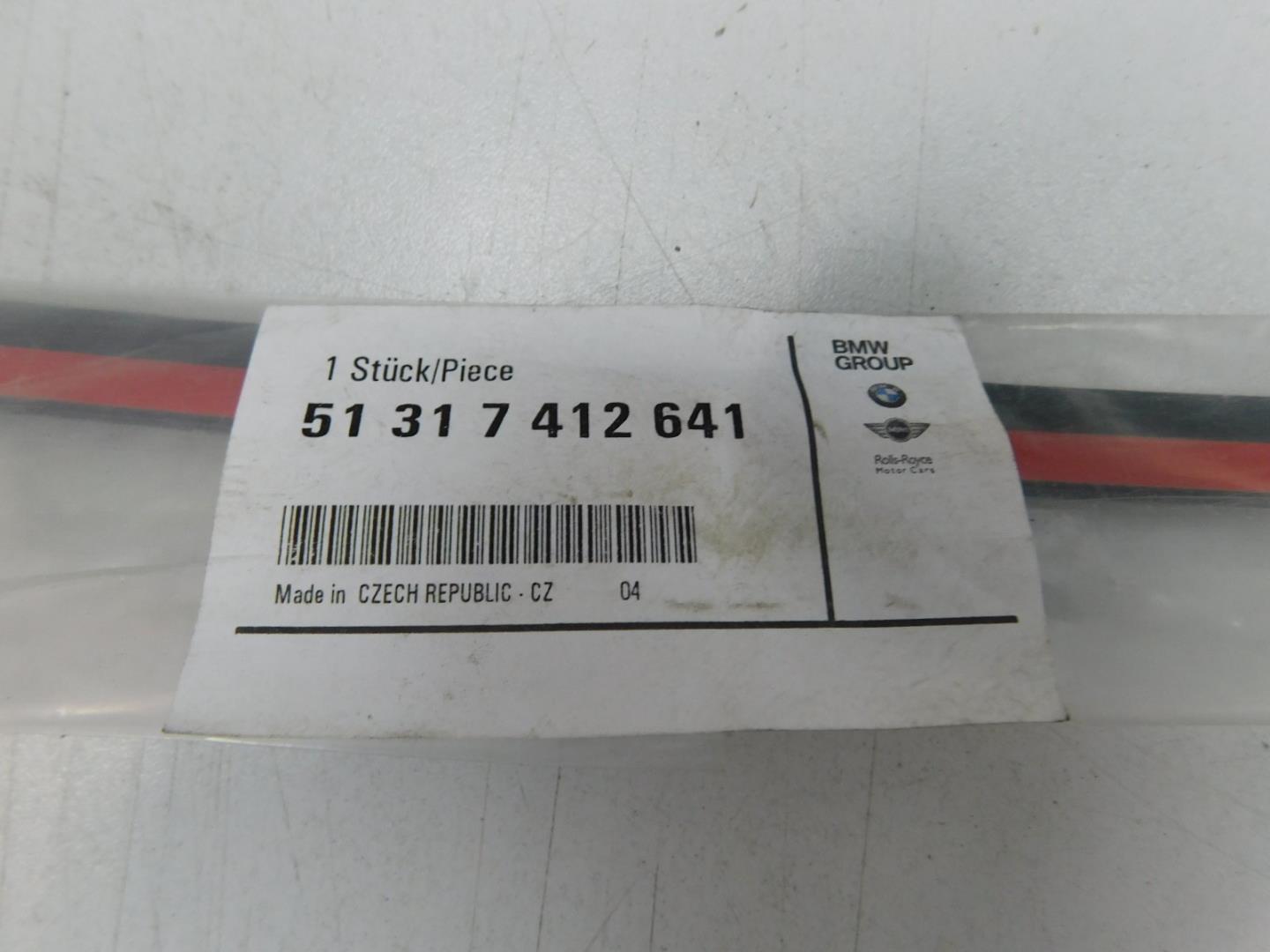 Молдинг лобового стекла