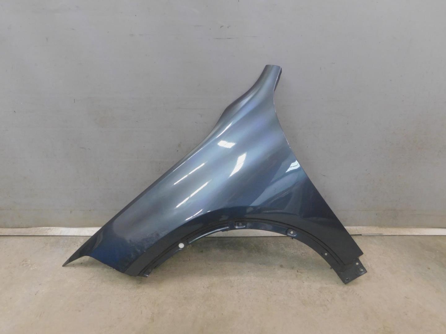 Крыло переднее левое