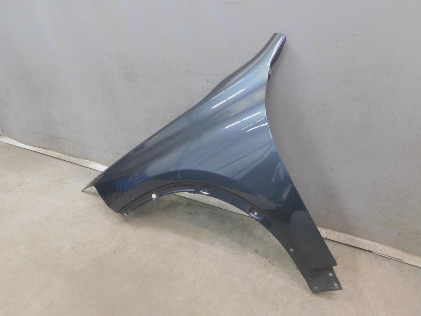 Крыло переднее левое