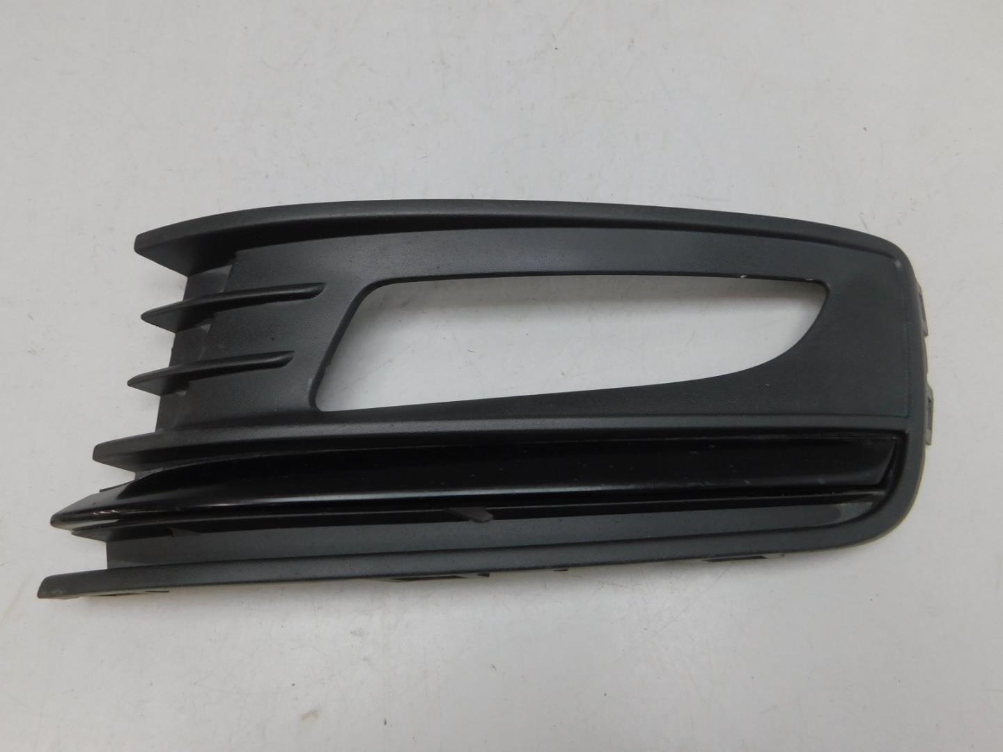 Решетка в бампер левая