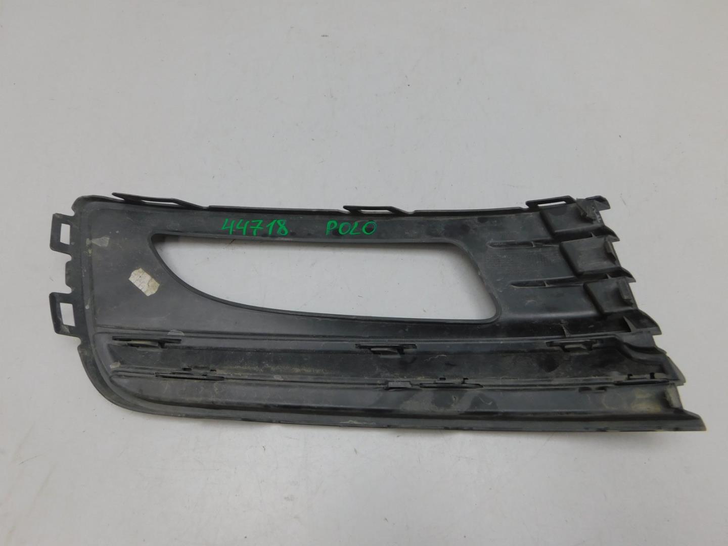 Решетка в бампер левая