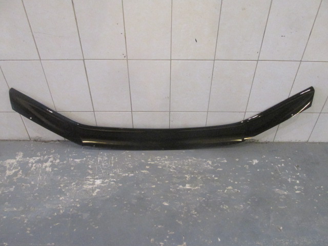 Молдинг капота