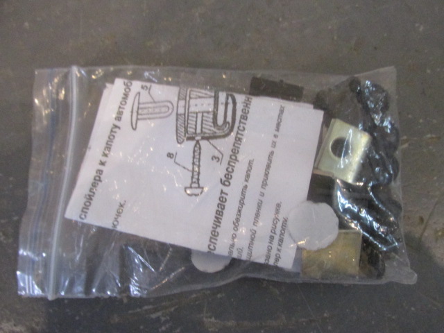 Молдинг капота