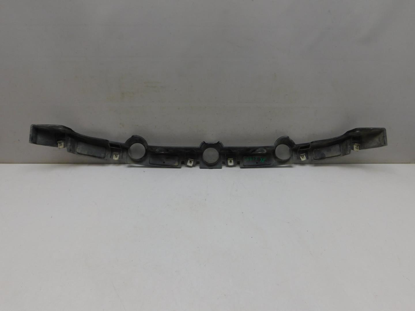 Кронштейн заднего бампера