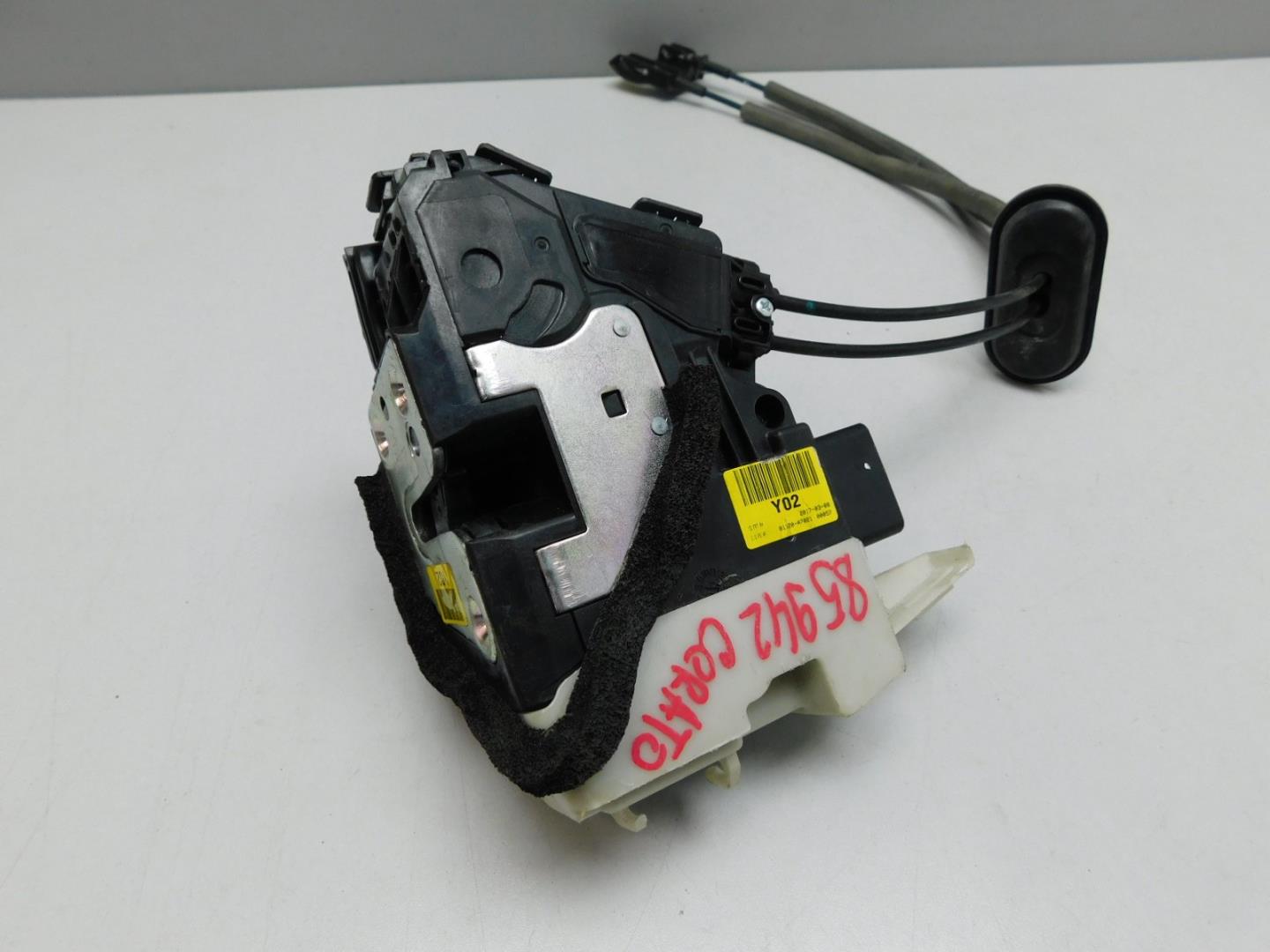 Замок двери передней правой