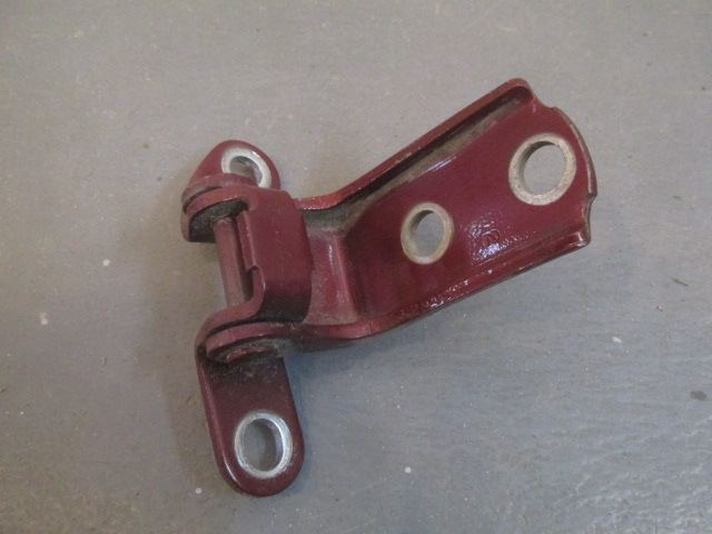 Петля двери задней левой верхняя