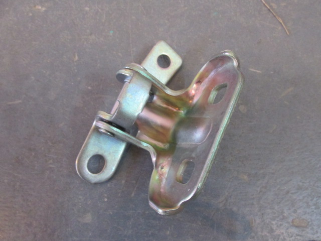 Петля двери задней правой верхняя