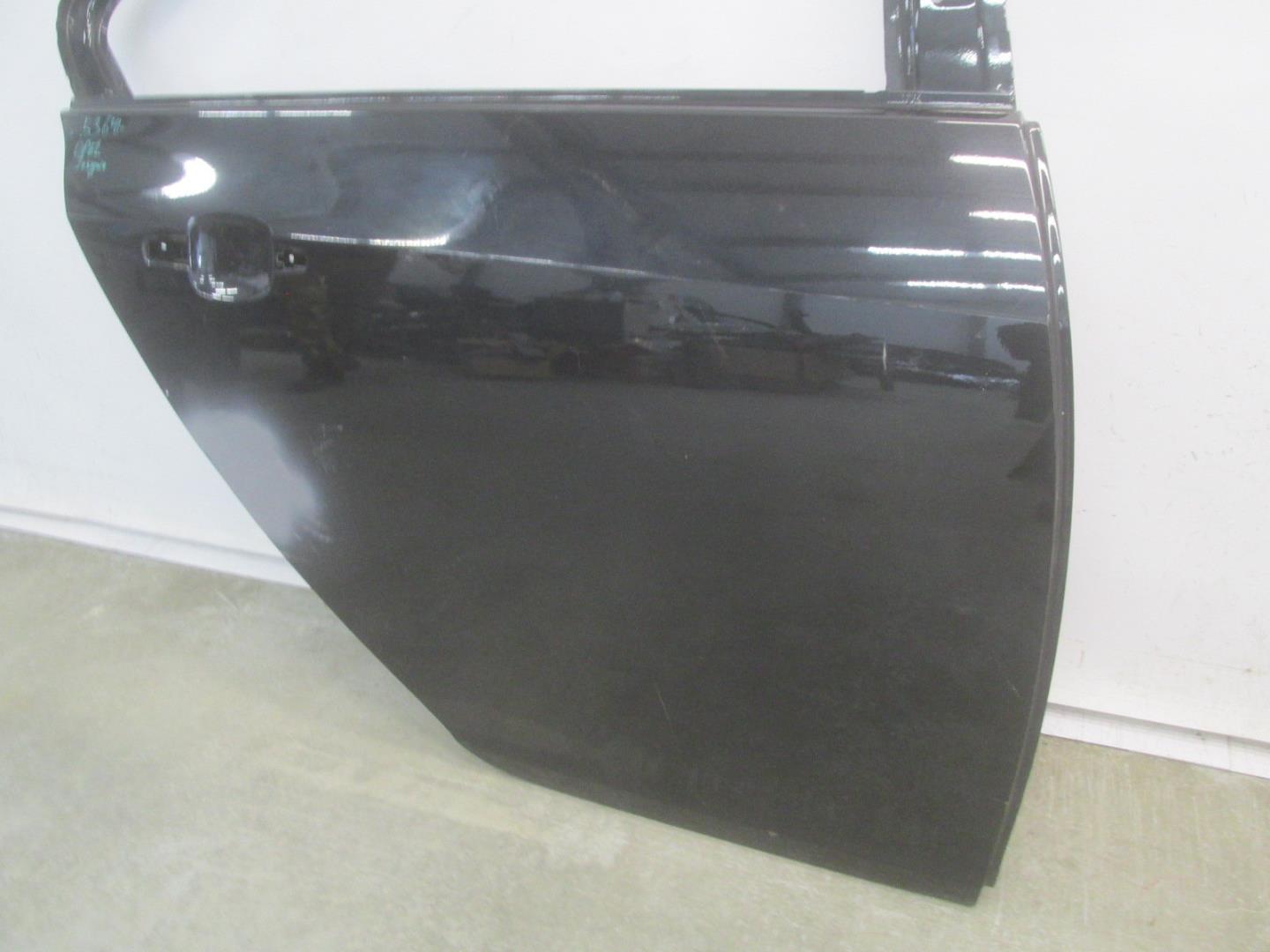 Дверь задняя правая