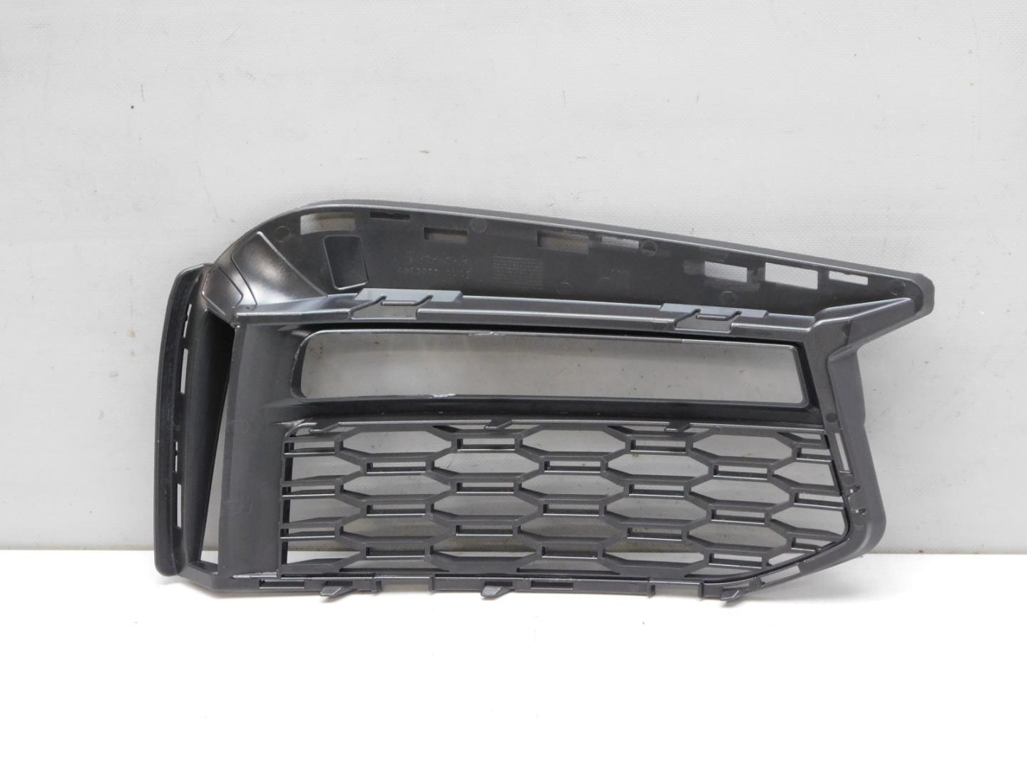 Решетка в бампер левая