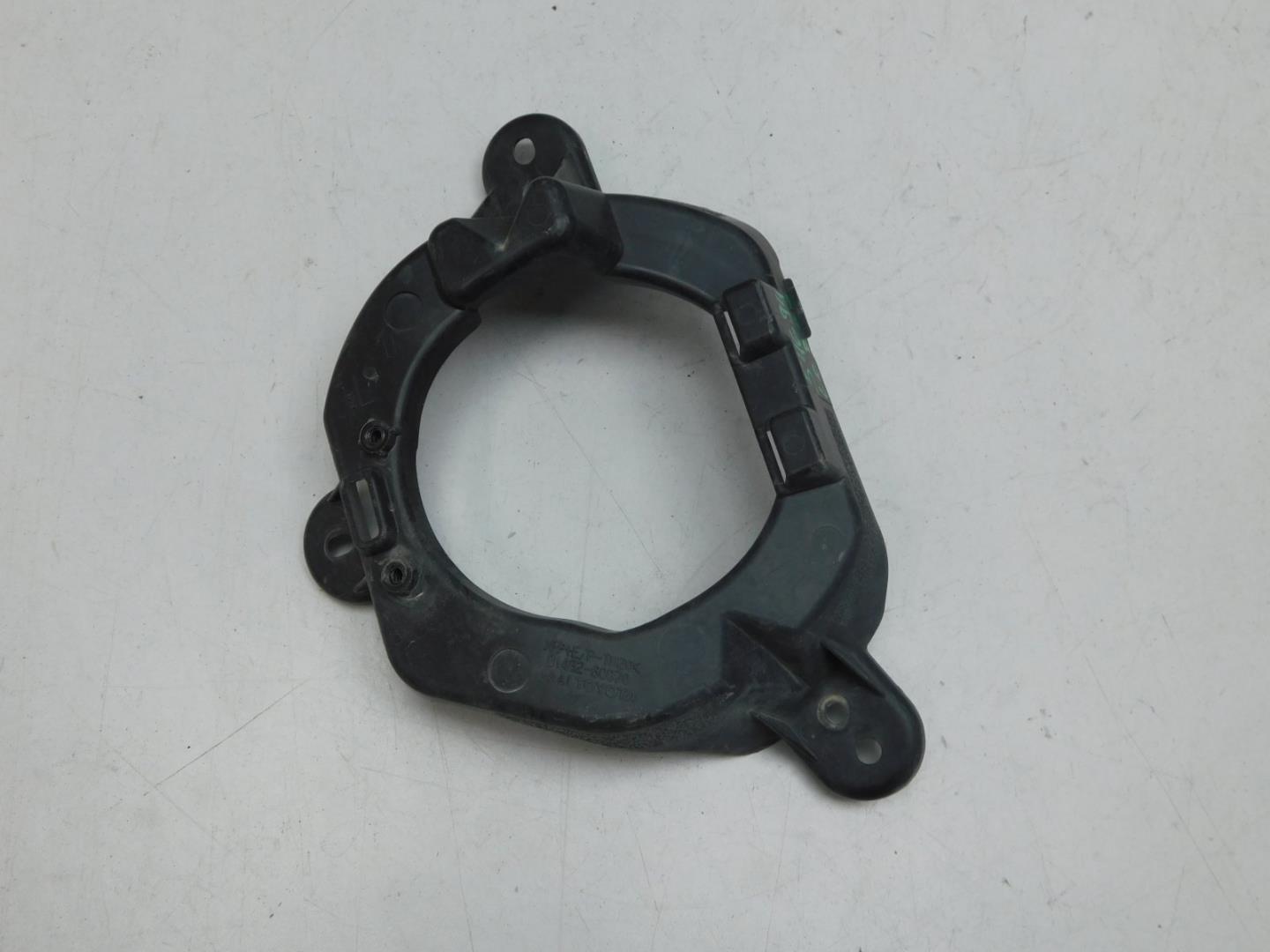 Кронштейн фары противотуманной правой