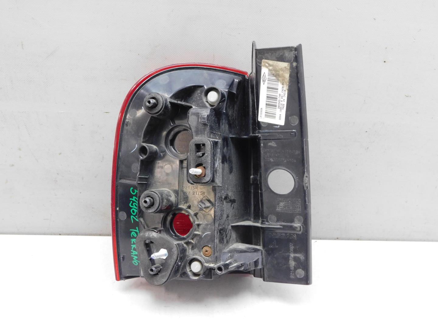 Фонарь задний наружный правый