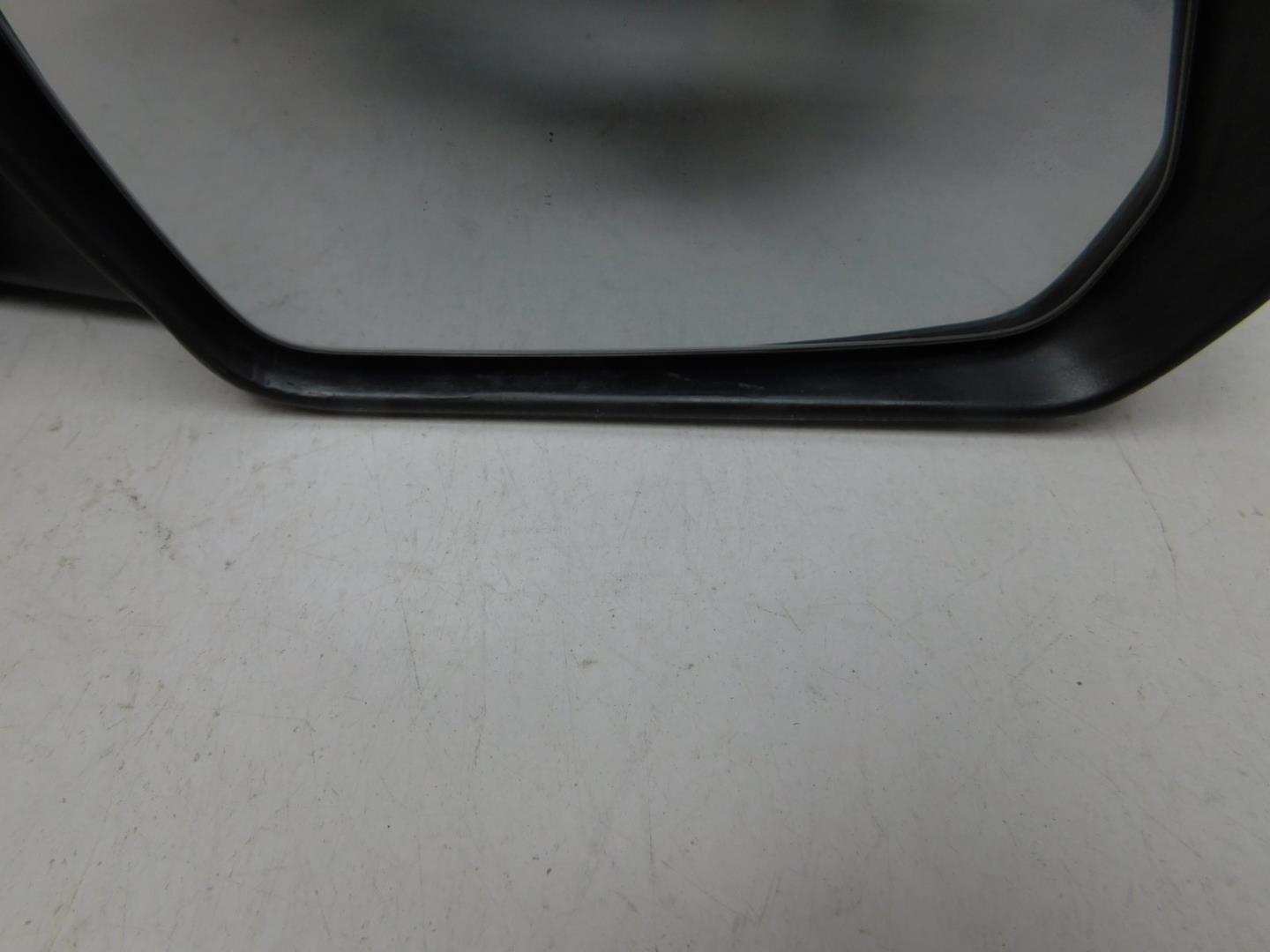 Зеркало правое электрическое