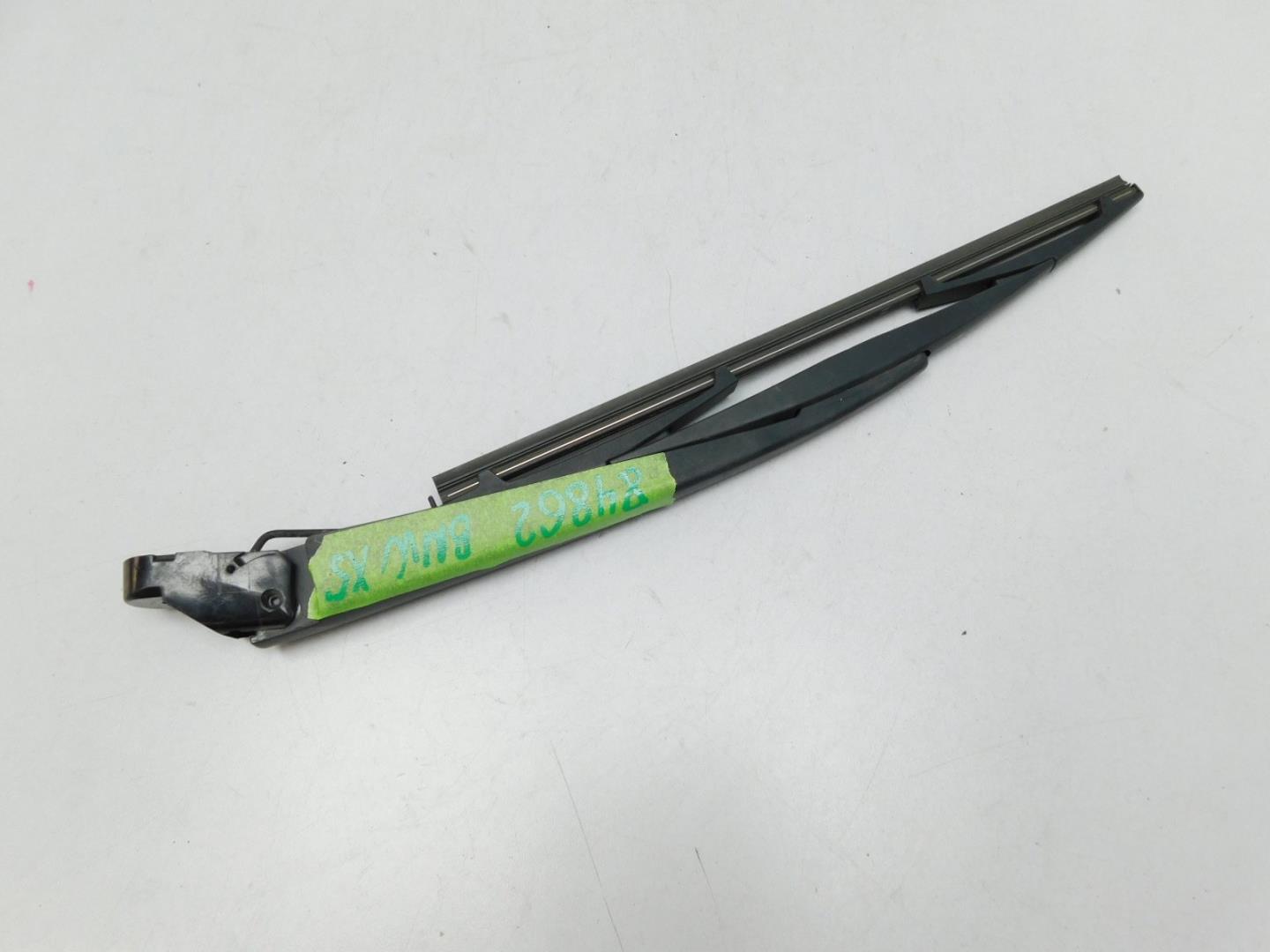 Поводок стеклоочистителя заднего