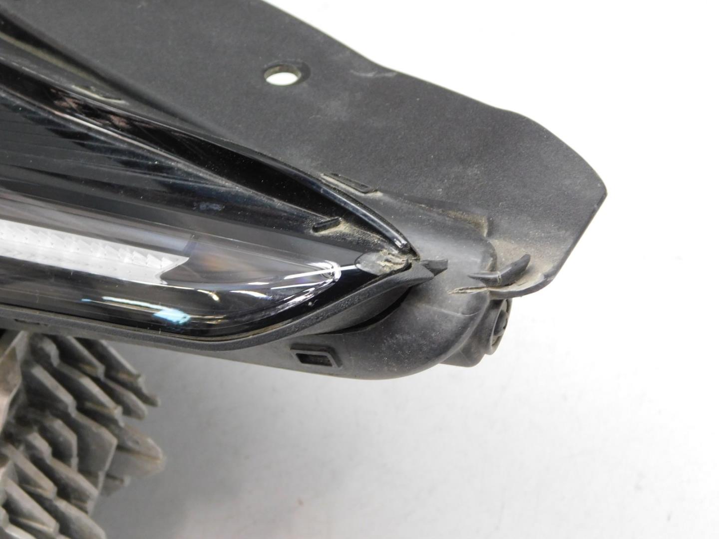 Фара левая