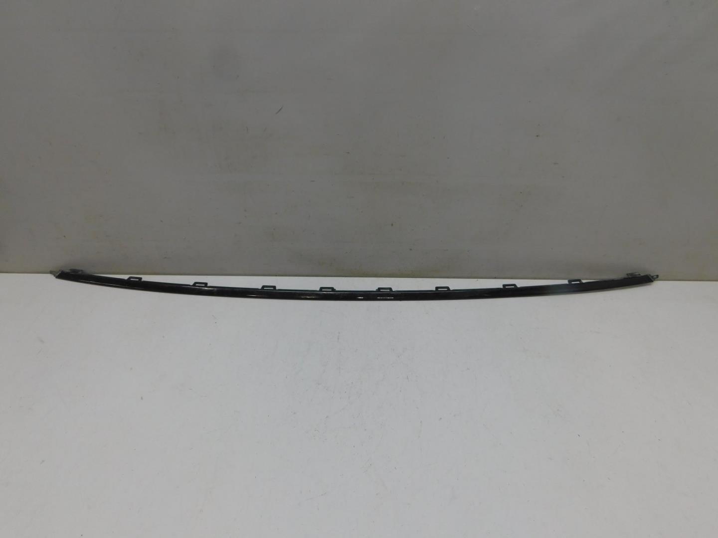 Молдинг заднего бампера