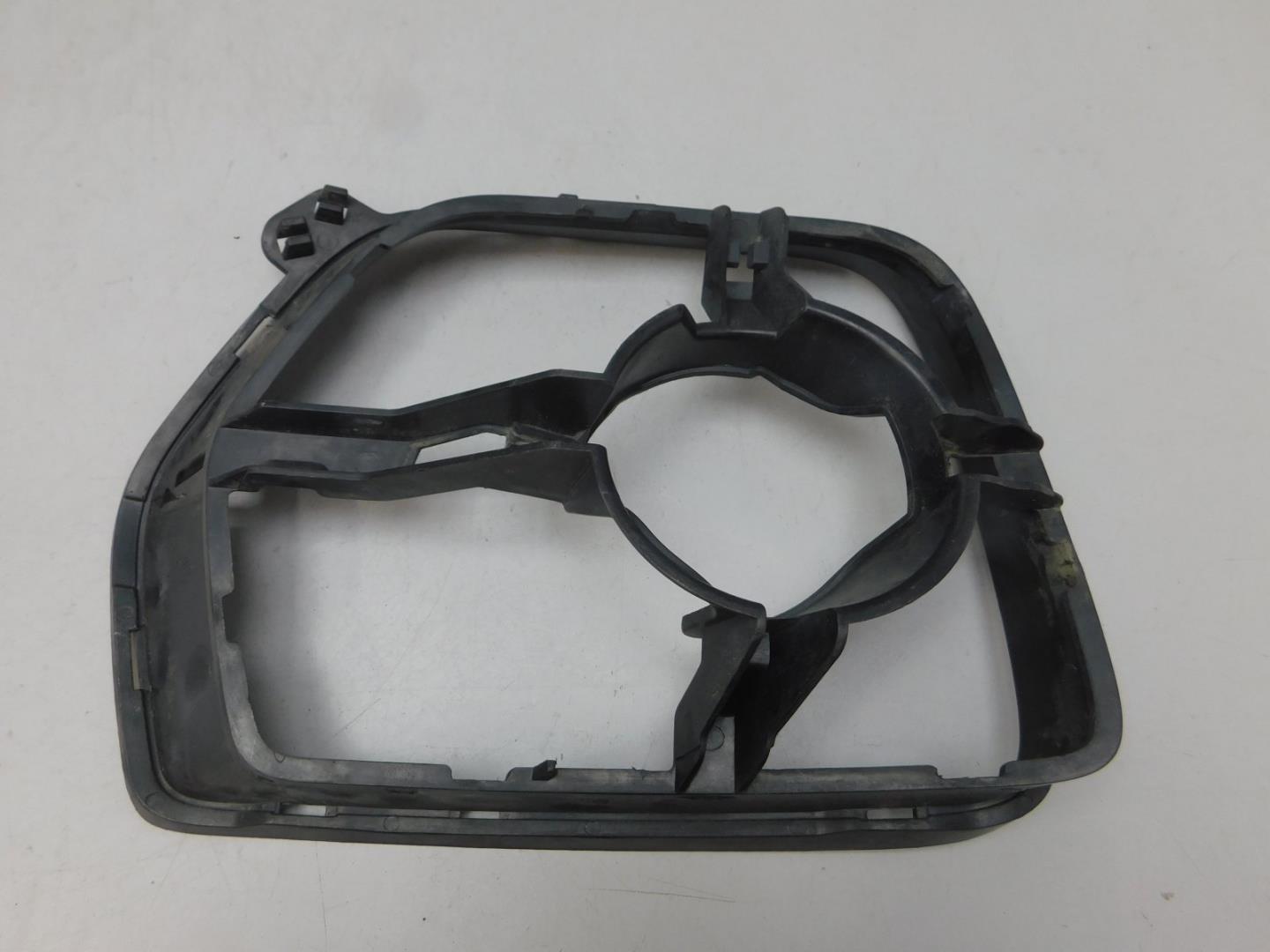 Кронштейн фары противотуманной левой