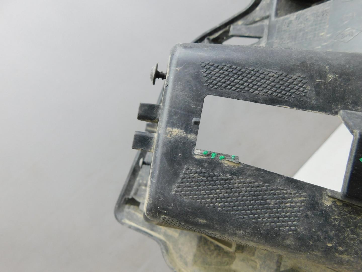 Кронштейн фары противотуманной правой