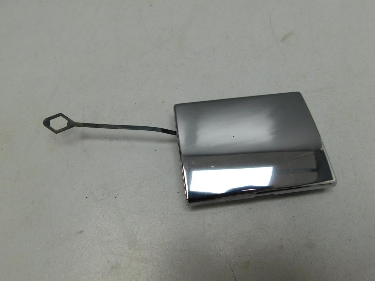 Заглушка буксировочного крюка