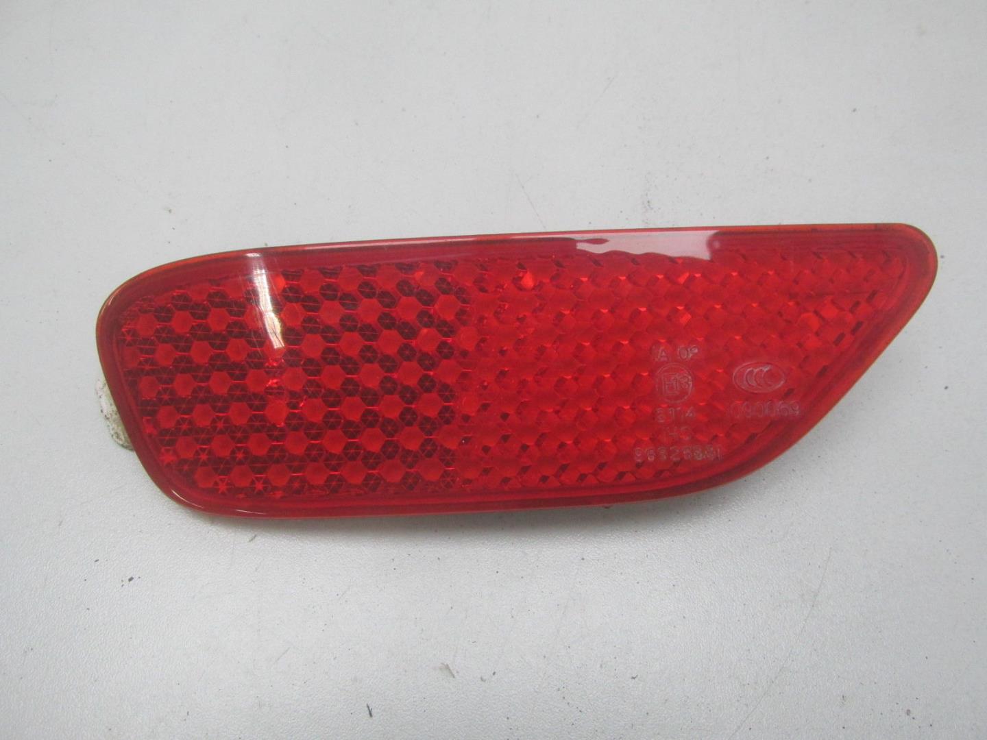 Фонарь задний в бампер левый